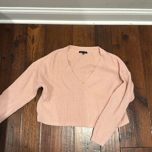 kendall & kylie pink crop
sweater size s
